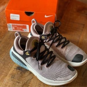 Nike Joyride Women’s Tennis Shoe